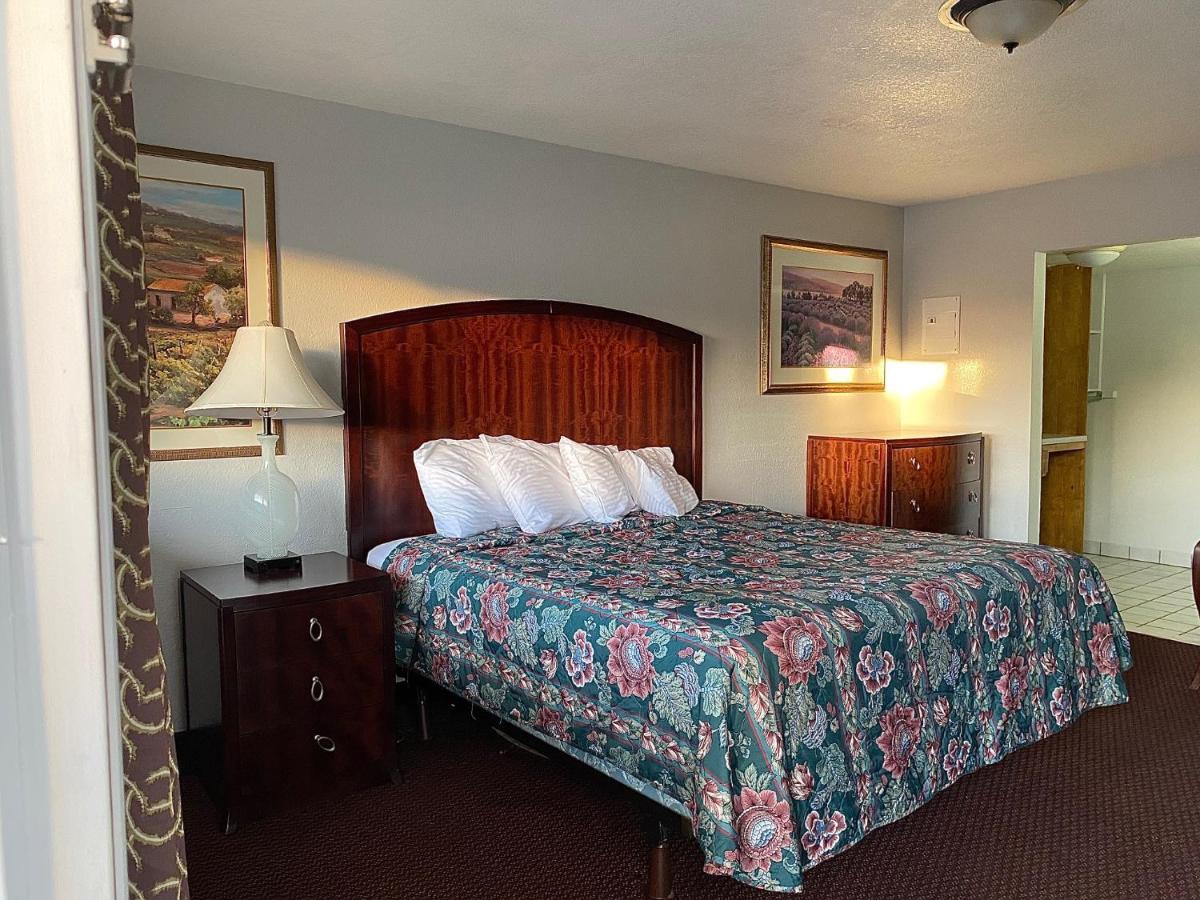 Travelodge By Wyndham Farmington Hwy 64 Ngoại thất bức ảnh